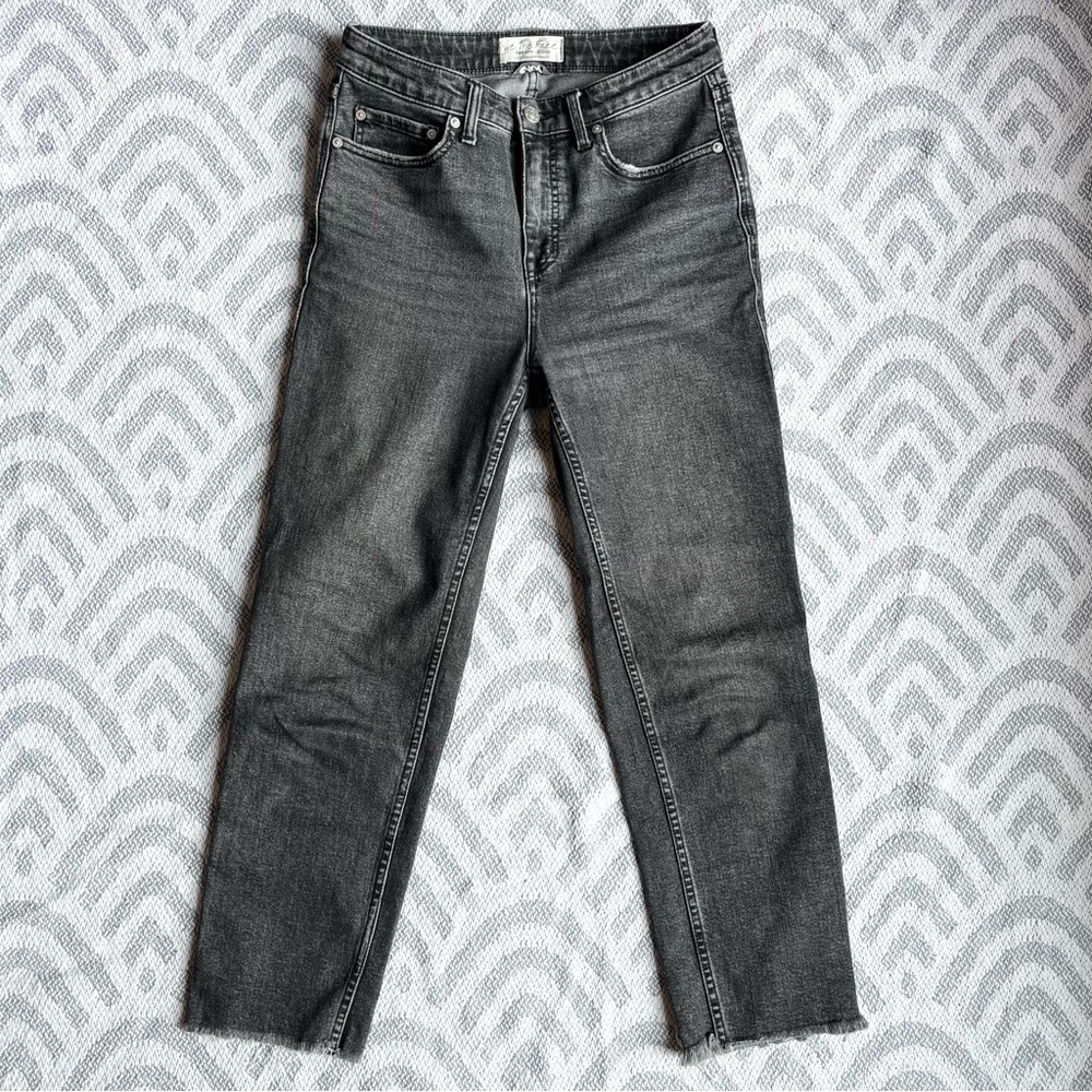 FREE PEOPLE // WE THE FREE High Rise CRVY Cropped Straight Leg Black Jeans 28